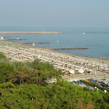 شقة Cozy Flat With Terrace 350m From The Sea *