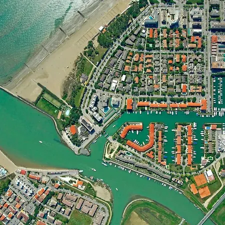 Cozy Flat With Terrace 350m From The Sea شقة *